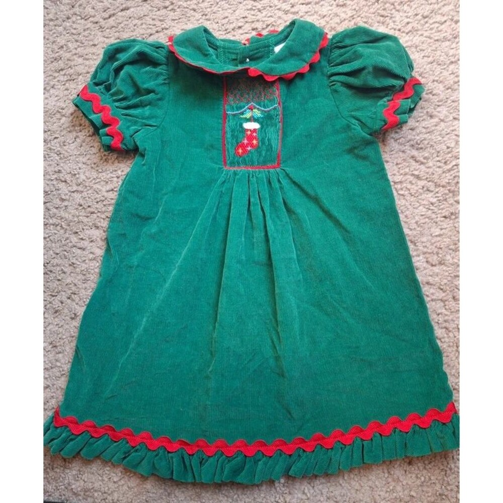 Beaux et Belles  New Orleans smocked christmas dress